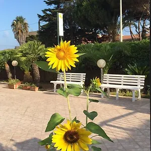 Fiori Gialli Caucana Bed & Breakfast